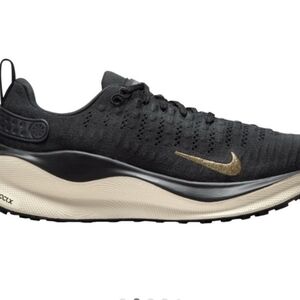 Nike Women's Black and Gold Running Shoes Size 8